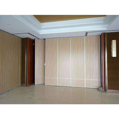 satın al Banket Salonu Ahşap İşletilebilir Bölme Duvar Sistemleri Katlanabilir Panel Bölmeler online manufacture