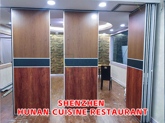 İyi bir fiyat. Shenzhen Hunan Mutfağı Restoranı: 42-56dB STC Derecesi ve 18M'ye Kadar Yükseklik için 105CM Kalınlığında Ses Yalıtımlı Hareketli Bölme Duvar çevrimiçi